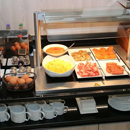 Hotell Golden Tulip De Paris Cannes