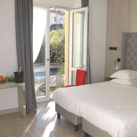 Hotell Golden Tulip De Paris Cannes