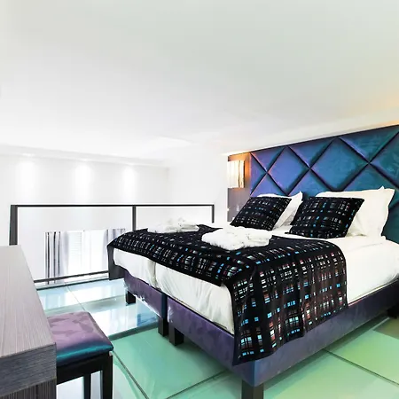 Hotell Golden Tulip De Paris 4*